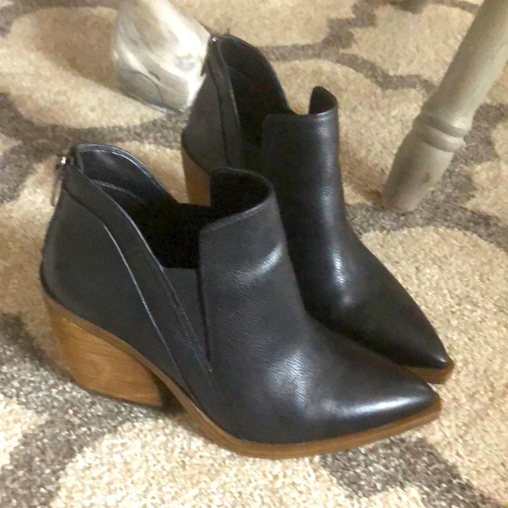 Vince Camuto Gradina Bootie